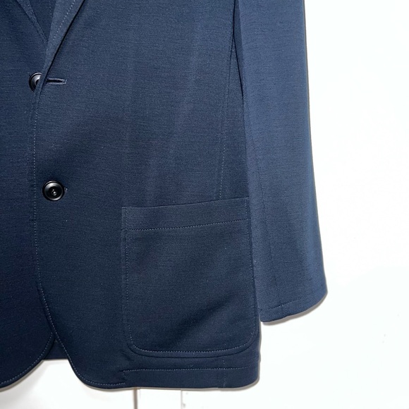 Canali Black Edition Wool Blend Jersey
Blazer - Sz - US 31 (IT 46) - Picture 2 of 9